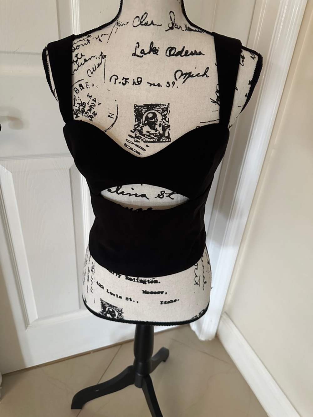 Fashion Nova Black Cutout Bustier Crop Top